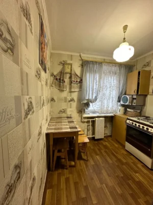 Продаж 3х кімн вул. Юності, Космос, Комунарський р-н, поверх
