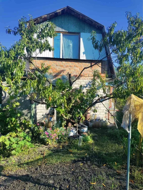 Продаю будинок із земельною ділянкою 10соток