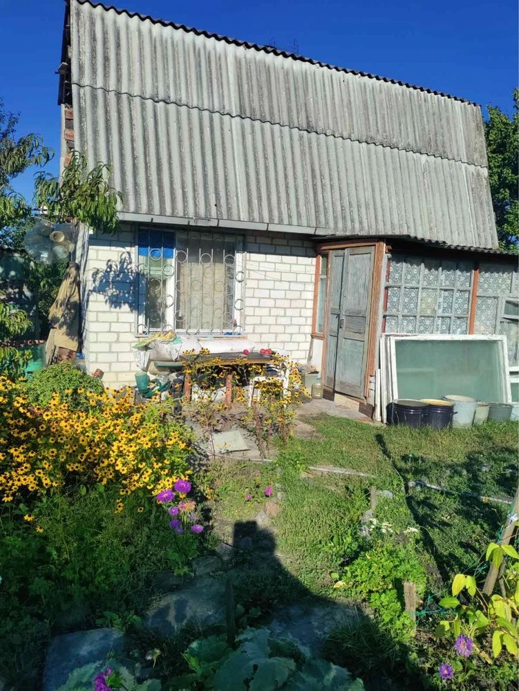 Продаю будинок із земельною ділянкою 10соток