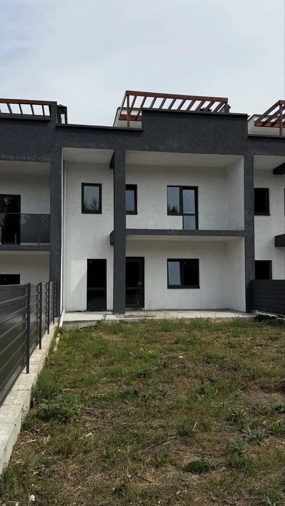 Таунхаус 170 м² з гаражем і терасою, Лісопаркова