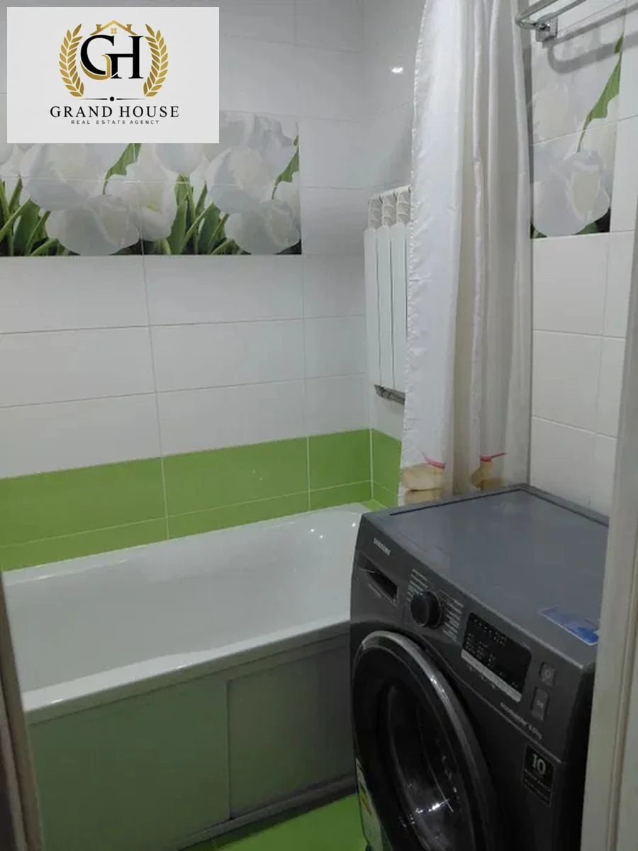 Продам 2 кімнатну квартиру на Незалежності ( Попова)