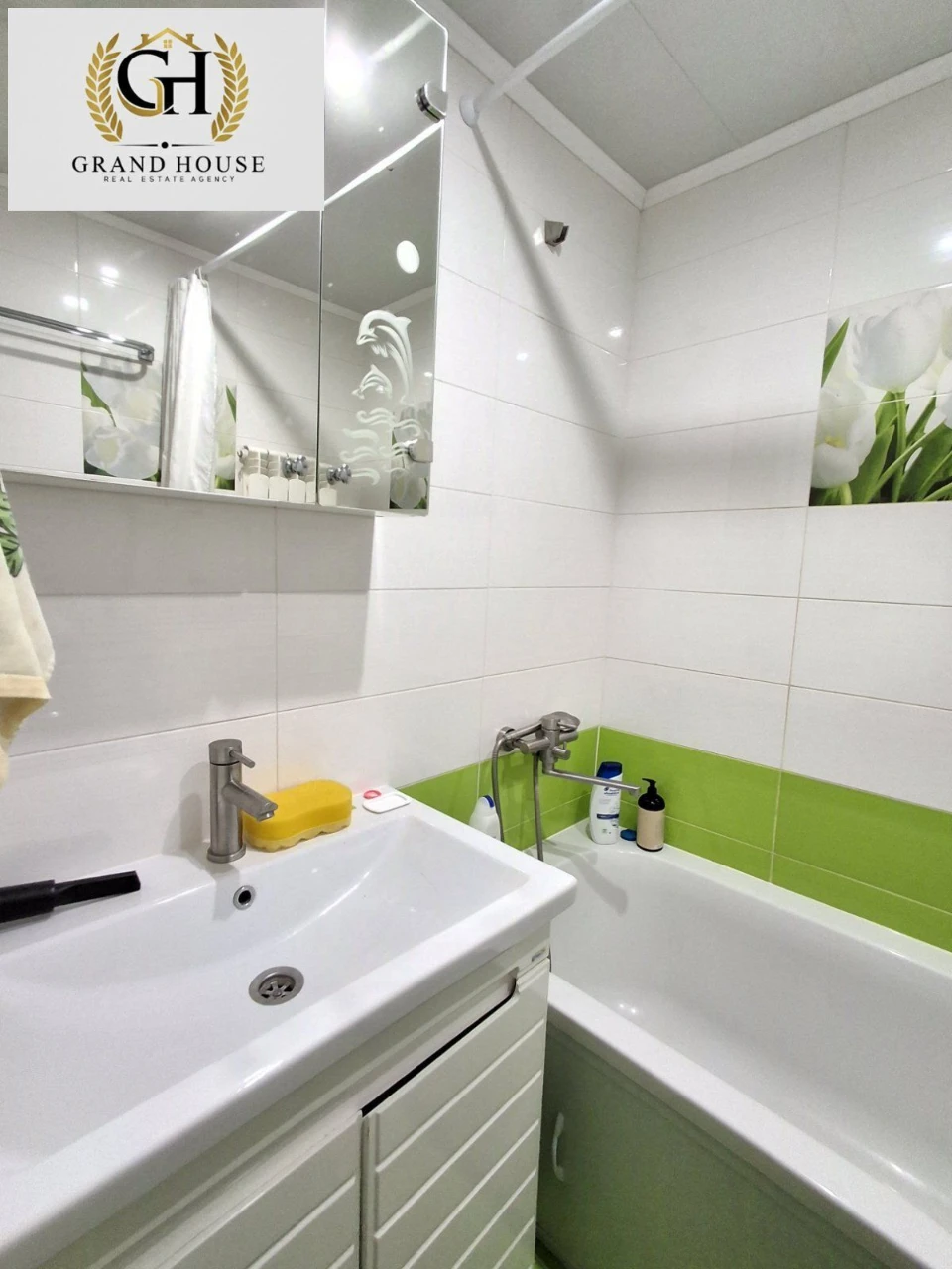 Продам 2 кімнатну квартиру на Незалежності ( Попова)