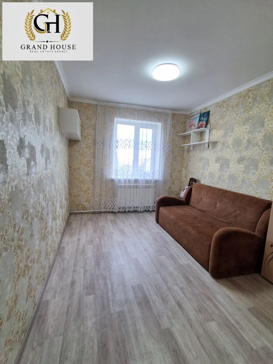 Продам 2 кімнатну квартиру на Незалежності ( Попова)