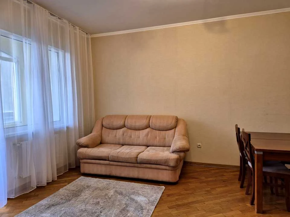 Квартира. Київ, Саксаганського вул.