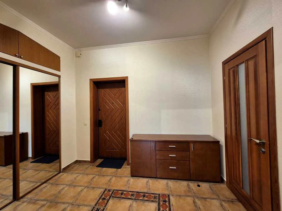 Квартира. Київ, Саксаганського вул.