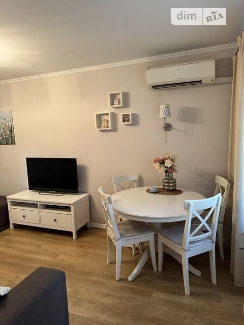Продаж 3к квартири 56.9 кв. м на вул. Олексіївська 3 • ID 34