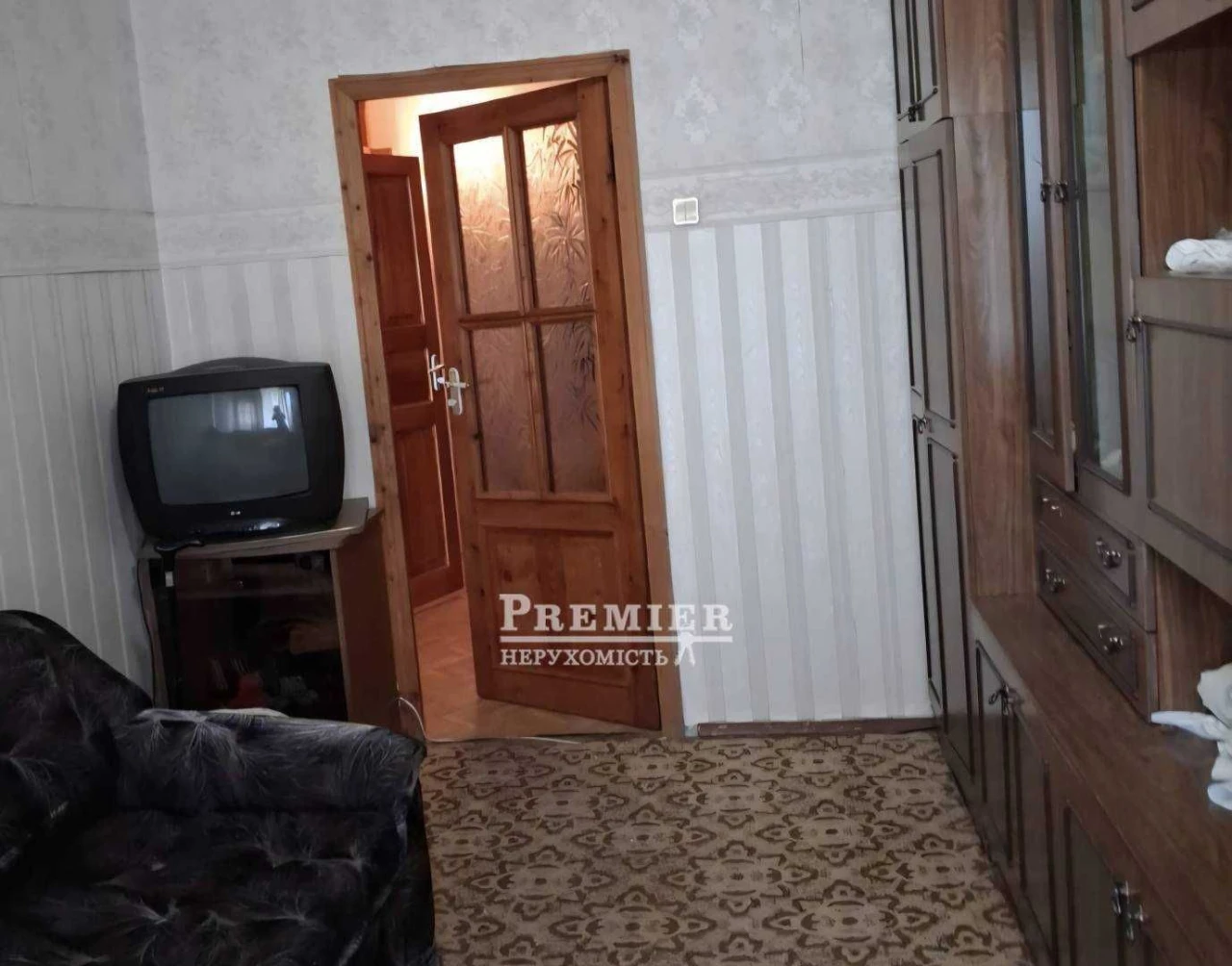 Терміновий продаж квартири на Кримському бульварі
