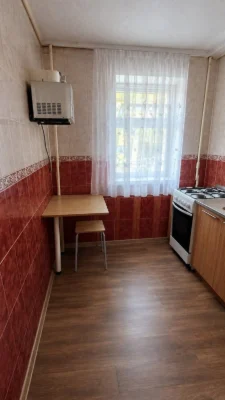 продам 1 кімнатну квартиру в центрі міста