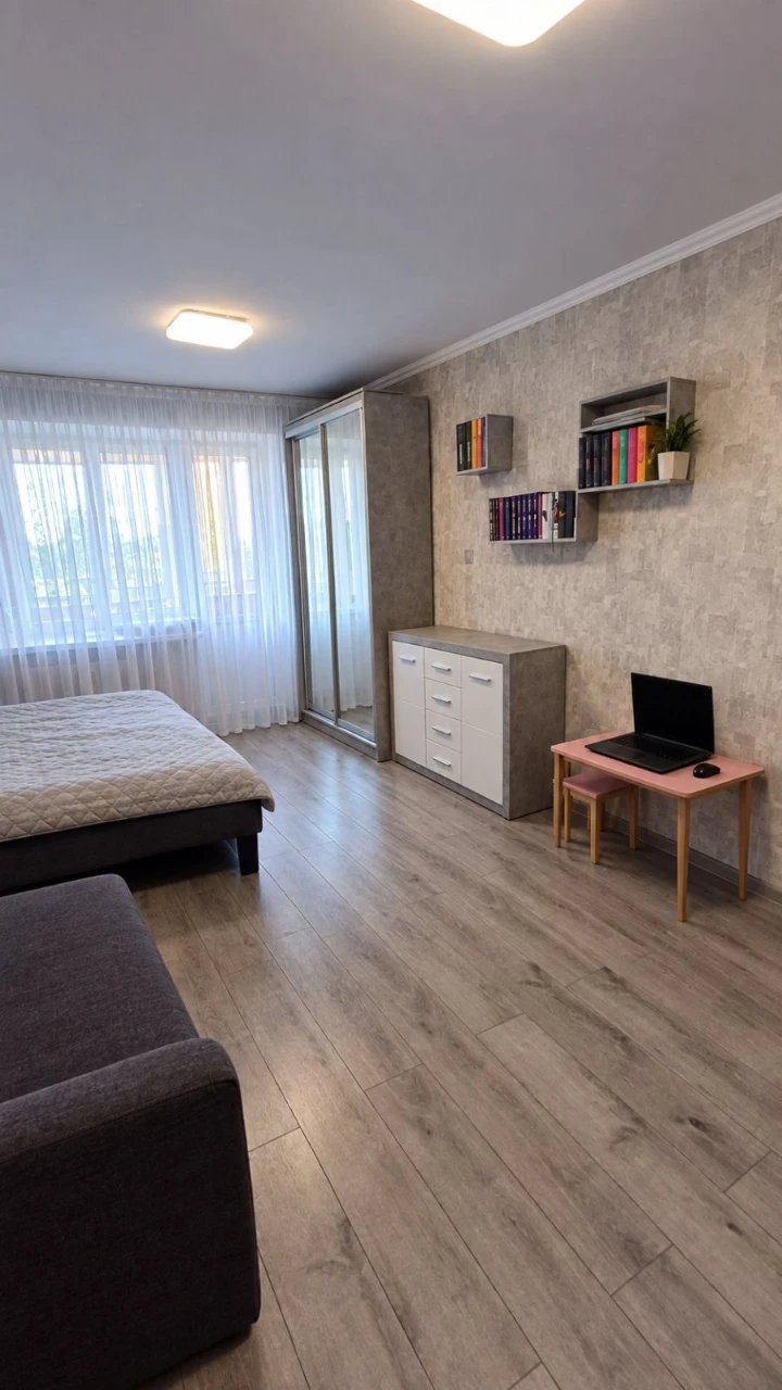 продам 1 кімнатну квартиру в центрі міста