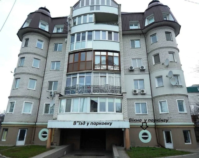 Паркомісце у підземному паркінгу.центральна частина міста. н