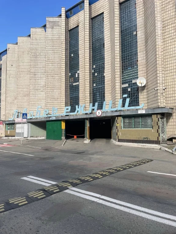 Продам гараж біля метро Лівобережна
