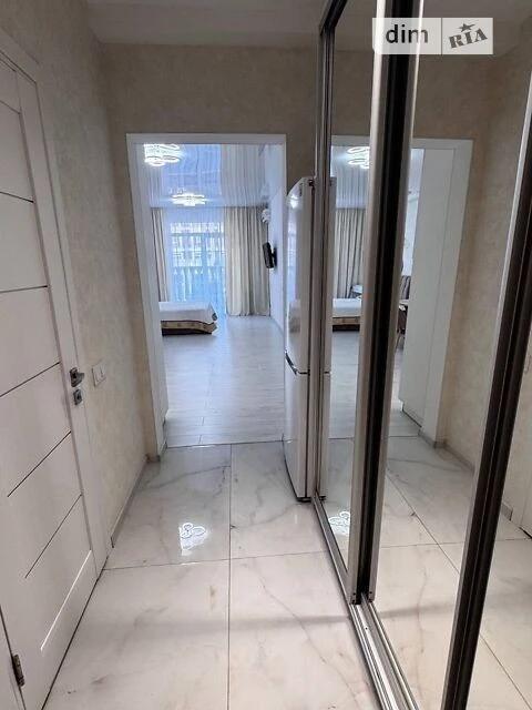 Продаж 1к квартири 38.1 кв. м на вул. Михайла Максимовича 24