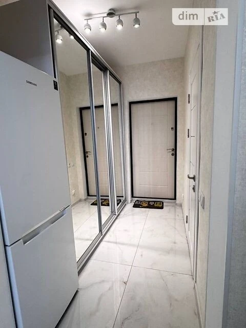 Продаж 1к квартири 38.1 кв. м на вул. Михайла Максимовича 24
