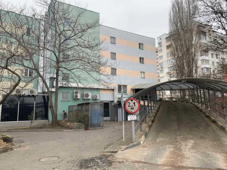 Продам  паркинг  на  Таирова / Тополёва
