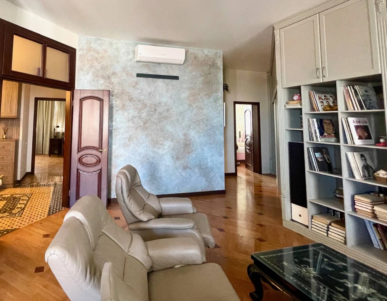 Стильна 145 м², Центр, Пирогова 6А, паркінг Золоті Ворота