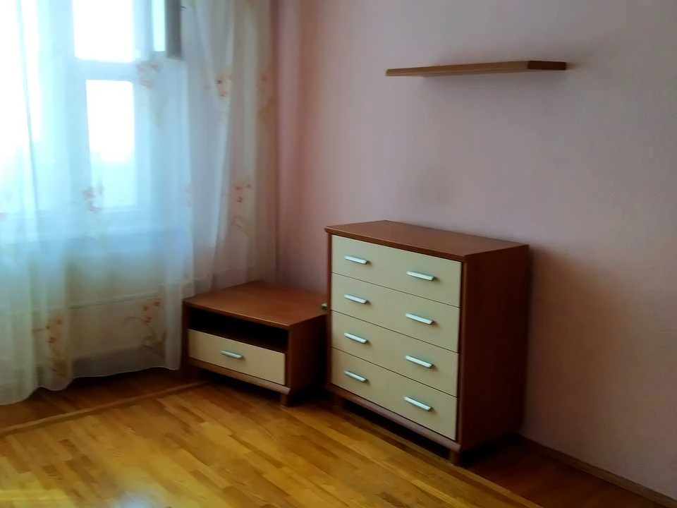 Квартира. Київ, Ревуцького вул.