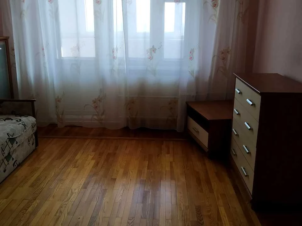 Квартира. Київ, Ревуцького вул.