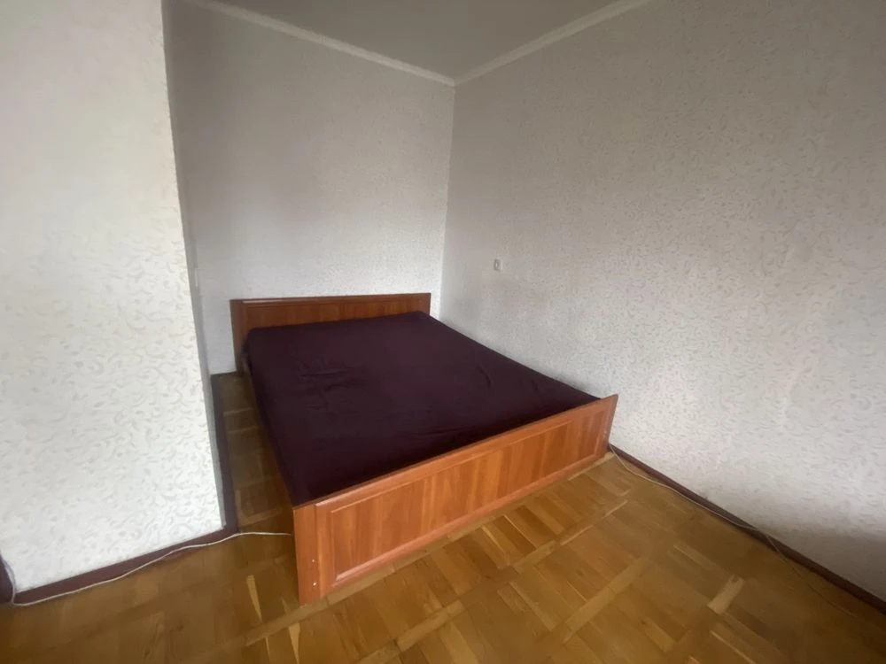 Продам квартиру 1к район ЗАГСу 33-й цегляний будинок 2поверх