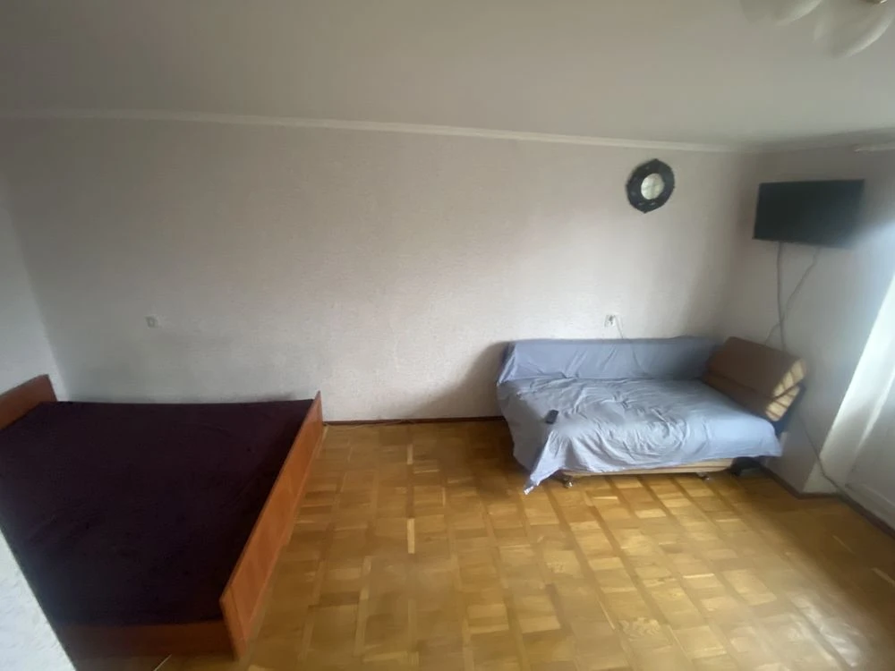 Продам квартиру 1к район ЗАГСу 33-й цегляний будинок 2поверх