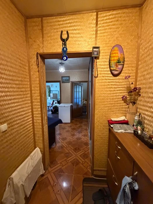 3-room apartment for sale (Verbytskoho St., Vyrlytsia metro station)