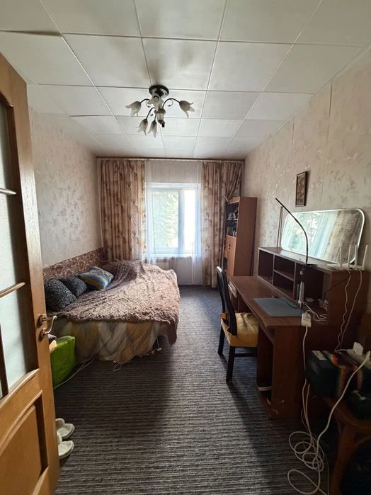 3-room apartment for sale (Verbytskoho St., Vyrlytsia metro station)
