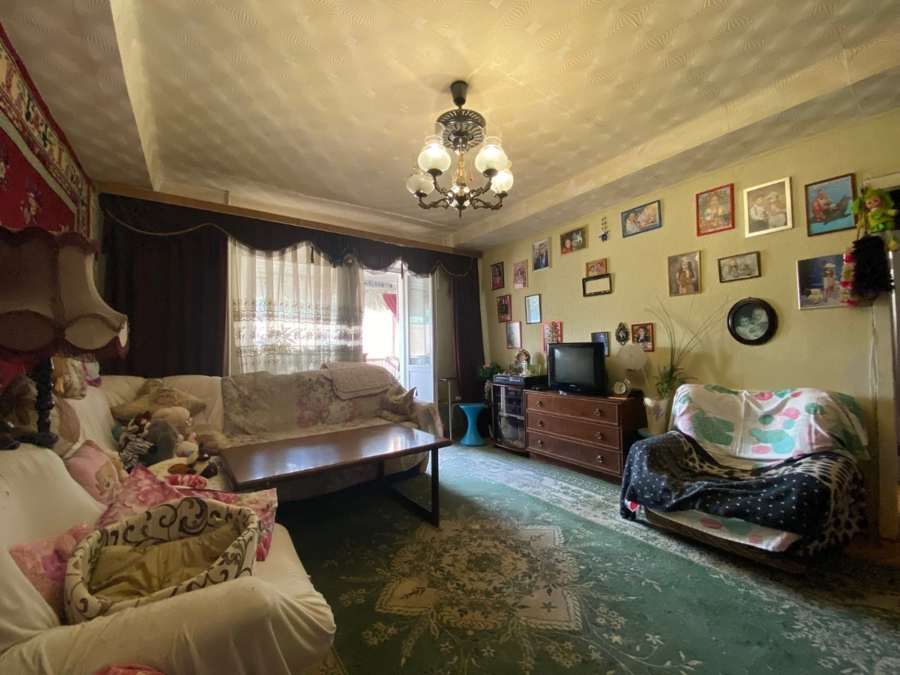 Sale of 3-room apartment 64 sq. m. on Kubanskoy Ukrainy St. 25/21