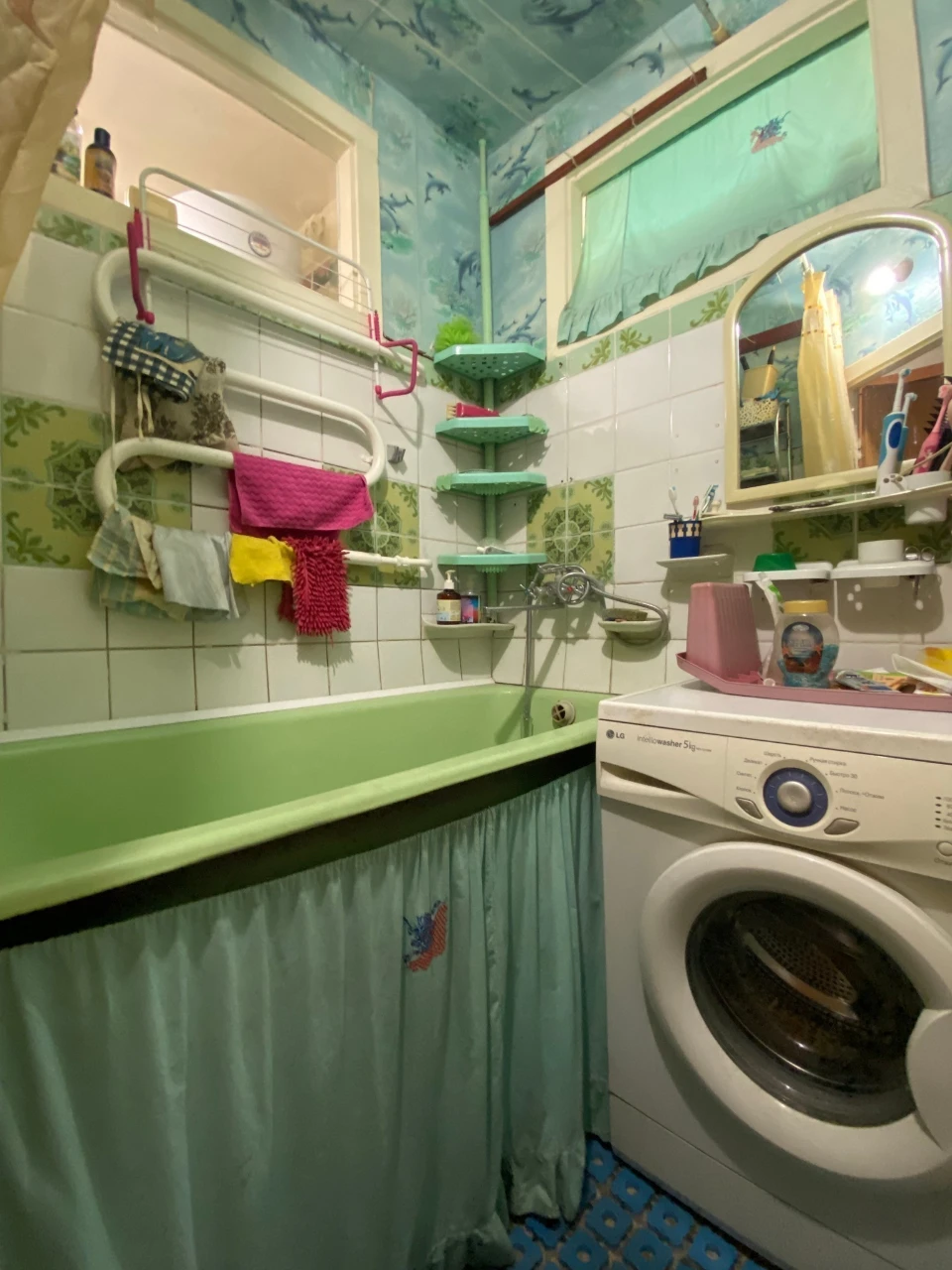 Sale of 3-room apartment 64 sq. m. on Kubanskoy Ukrainy St. 25/21