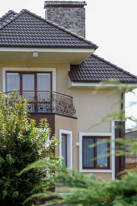 Продаж будинку з якісним ремонтом та ландшафтним дизайном по