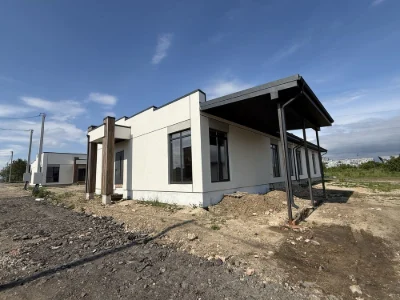 Власник. 300 м від 3 поліклініки. Збудований Котедж , Ювілей