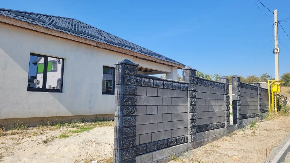 Продам окремий будинок з усіма міськими комунікаціями!!
