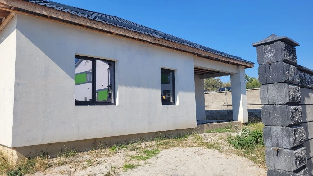 Продам окремий будинок з усіма міськими комунікаціями!!