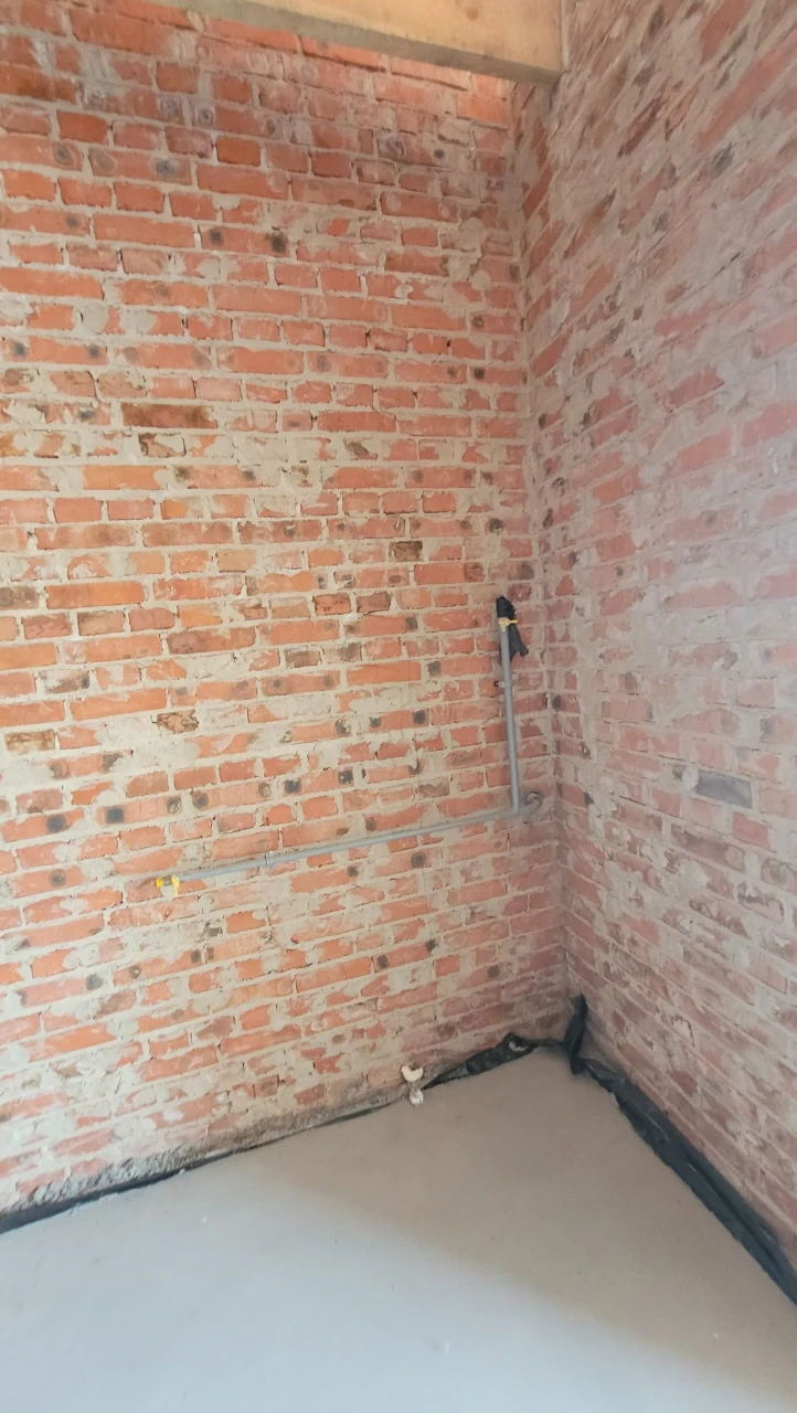 Продам окремий будинок з усіма міськими комунікаціями!!