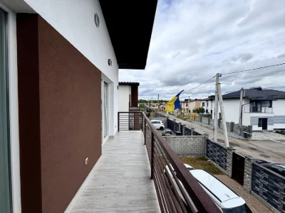 Кутовий котедж із якісним ремонтом і тепловим насосом - екон