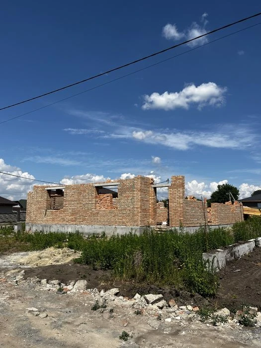 Котеджі та Будинки поблизу Рівного