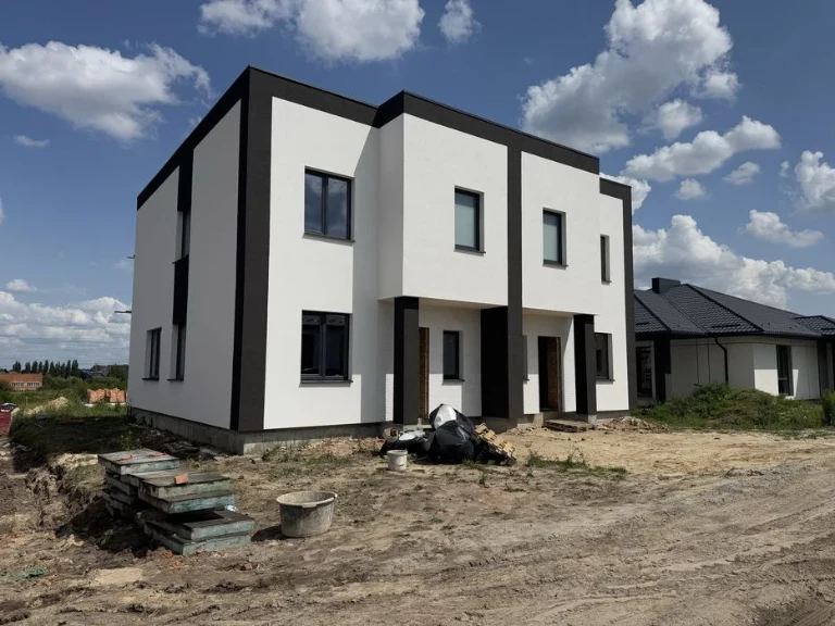 Продам готовий котедж з газом за 3 поліклінікою (перша лінія