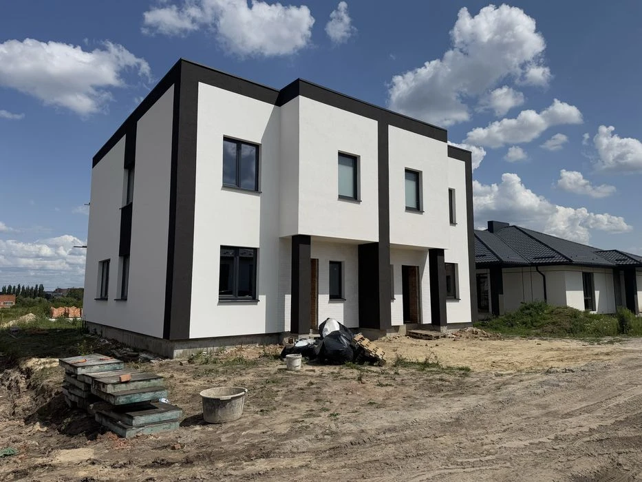 Продам готовий котедж з газом за 3 поліклінікою (перша лінія