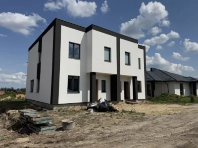 Продам готовий котедж з газом за 3 поліклінікою (перша лінія