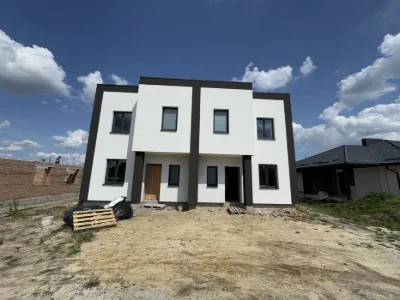 Продам готовий котедж з газом за 3 поліклінікою (перша лінія