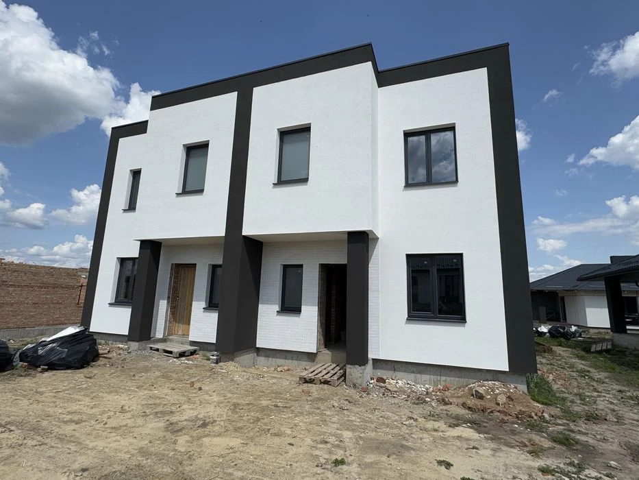 Продам готовий котедж з газом за 3 поліклінікою (перша лінія