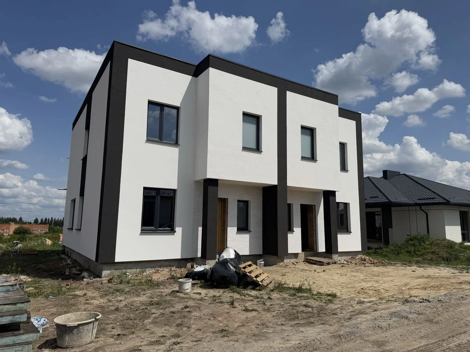 Продам готовий котедж з газом за 3 поліклінікою (перша лінія