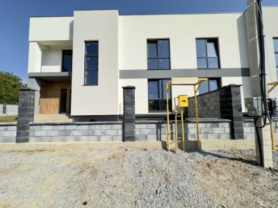 Є-оселя! Продаж котеджу з комунікаціями на ділянці 4,5 сот.,