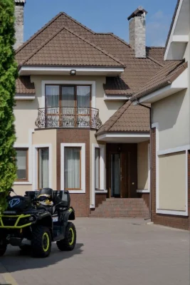 Продаж якісного будинку з великою територією!!