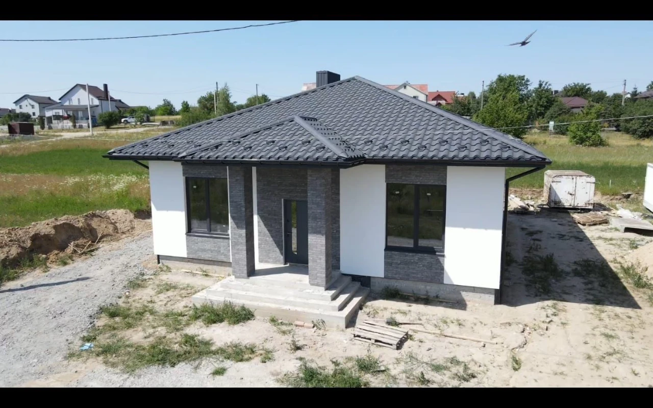 Власник.Продам будинок"американку"м.Рівне вул.Р Волошина Чер