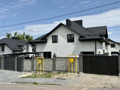 Продається Котедж м.Рівне вул.Бурштинова