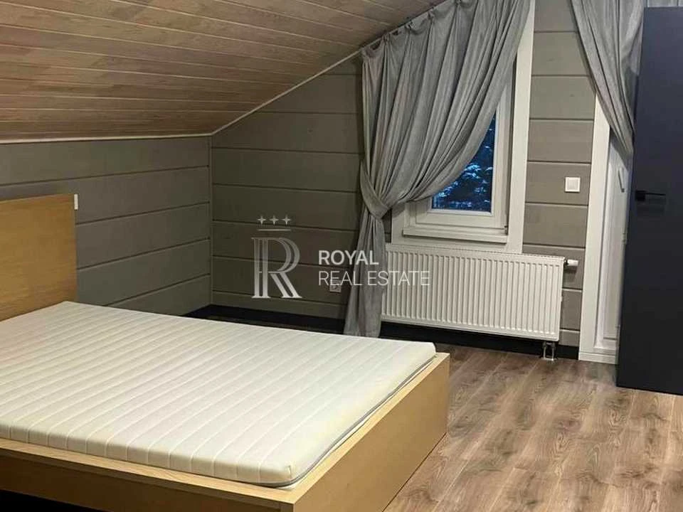 Будинок. Київ, Квіткова