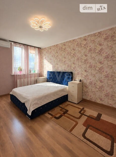 Продаж 3к квартири 78.4 кв. м на вул. Миколи Закревського 95