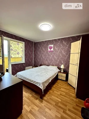 Продаж 3к квартири 72.4 кв. м на просп. Академіка Корольова