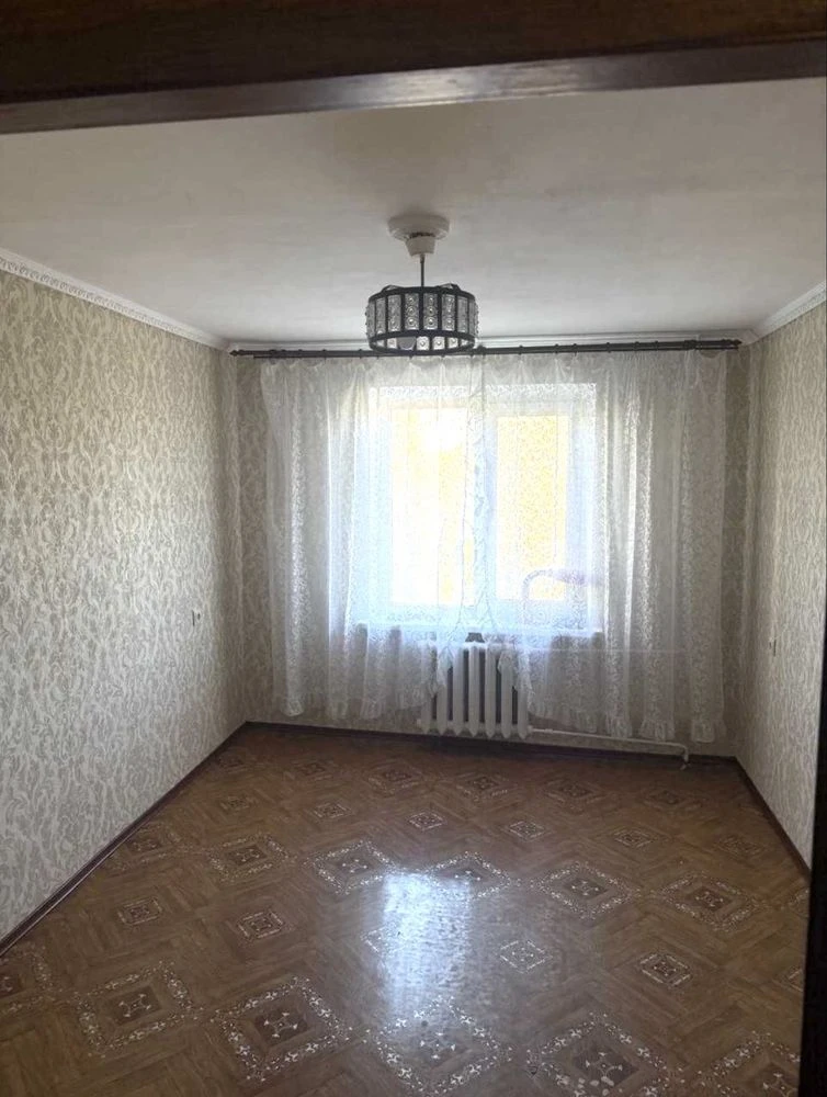 Продаж 3- х квартири . Площадь Перемоги .Проспект Миру .Серт