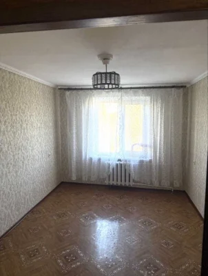 Продаж 3- х квартири . Площадь Перемоги .Проспект Миру .Серт