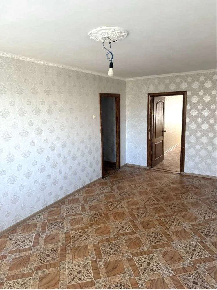 Продаж 3- х квартири . Площадь Перемоги .Проспект Миру .Серт